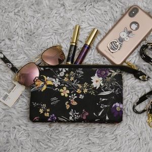 Crossbody or wristlet